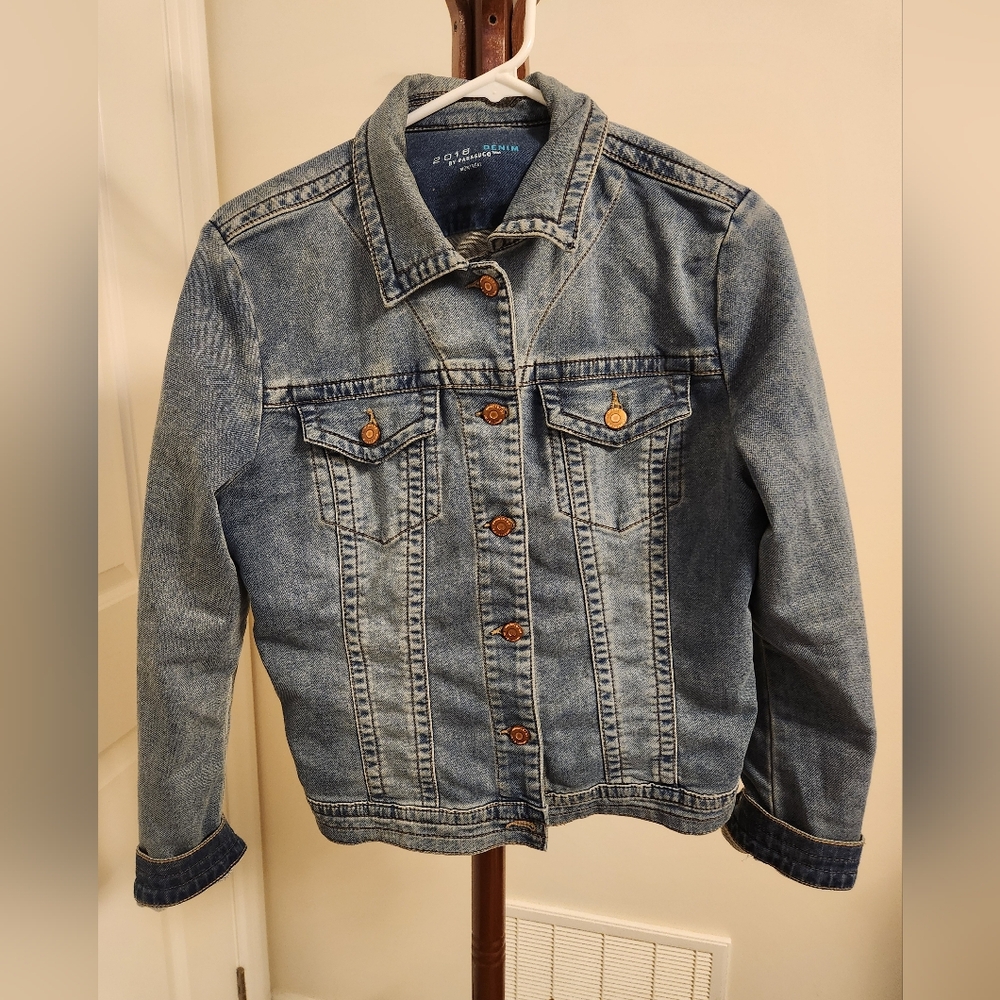 2016 Denim by Parasuco jean jacket.  Large.
